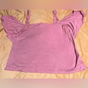 Off the shoulder float T-shirt